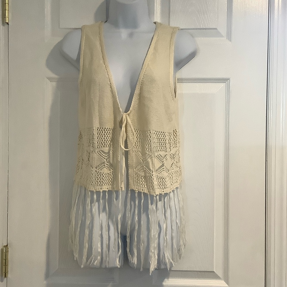 NWOT ALMOST FAMOUS Cream Neutral Bohemian Fringe Festival Coastal Cowgirl Vest M